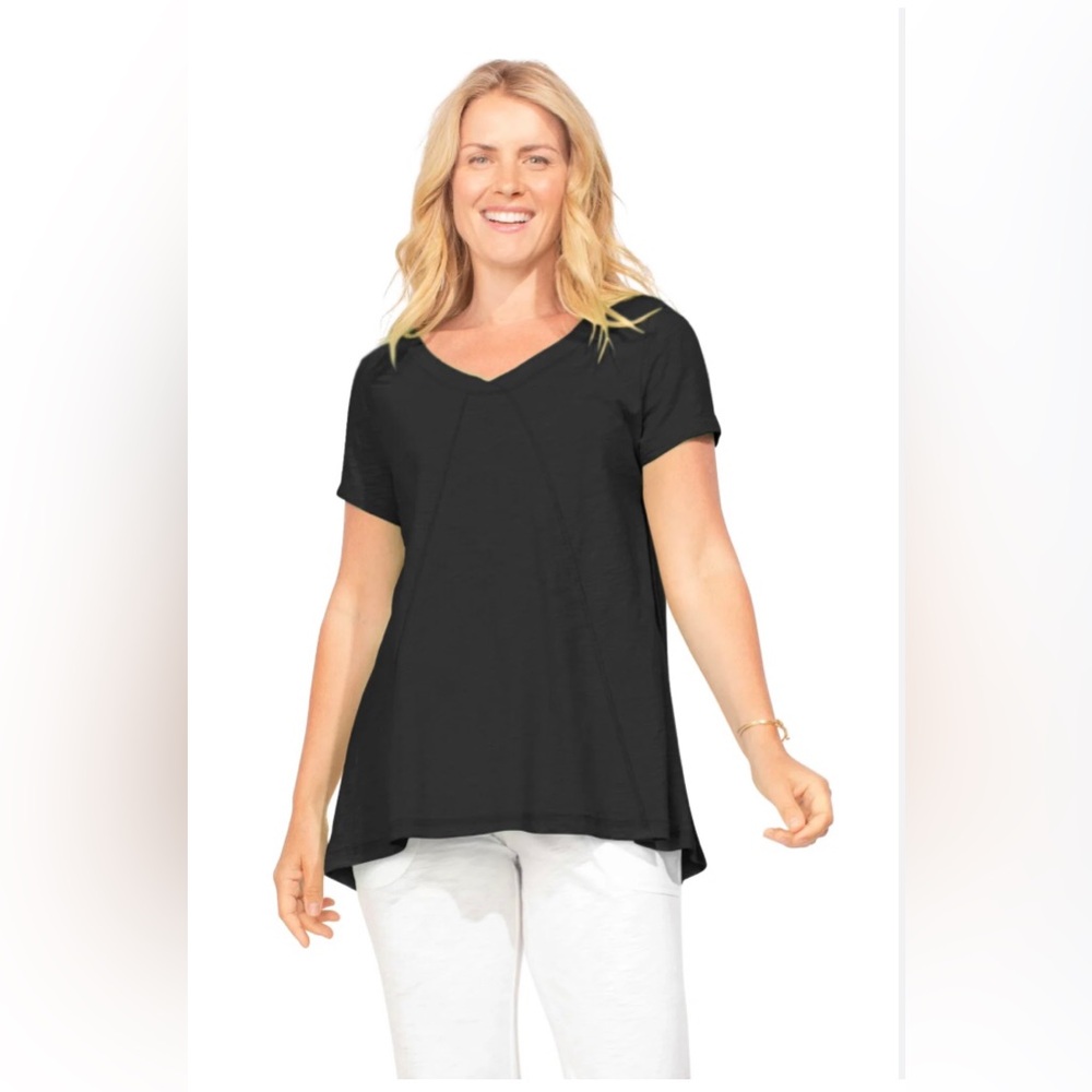 Escape by Habitat Black Short Sleeve V-Neck Tee/Swing Top